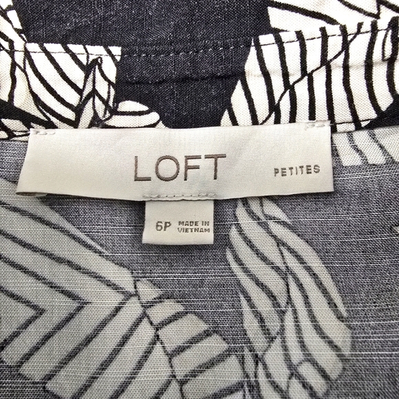 Loft Floral Print Faux Wrap Dress Size 6P‎ Business Professional Wedding Guest - Picture 13 of 16